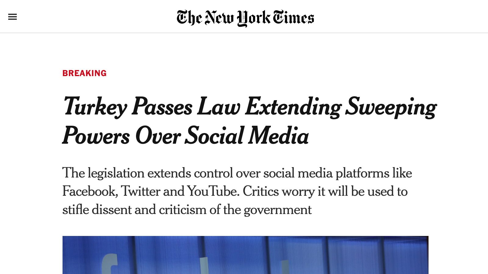 The New York Times, sosyal medya yasasını İFÖD verileri ve Yaman Akdeniz’in değerlendirmeleriyle ele aldı